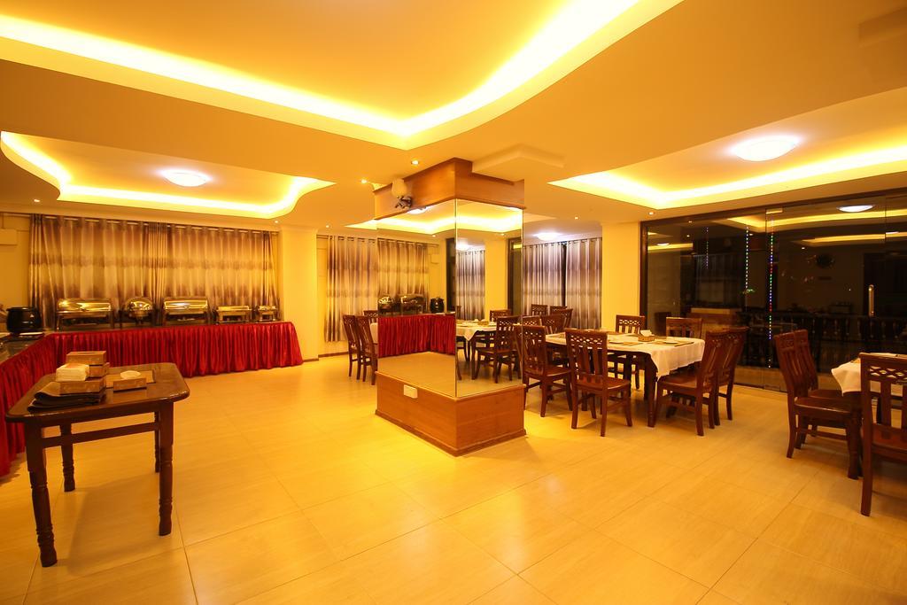 Hotel United Mandalay Extérieur photo