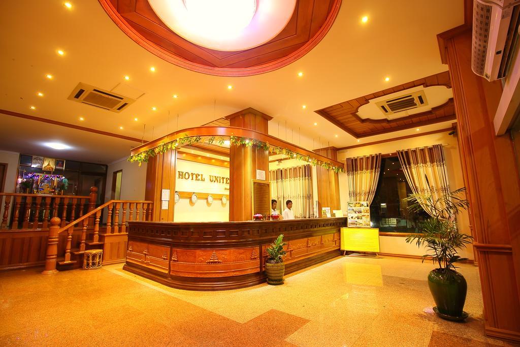 Hotel United Mandalay Extérieur photo