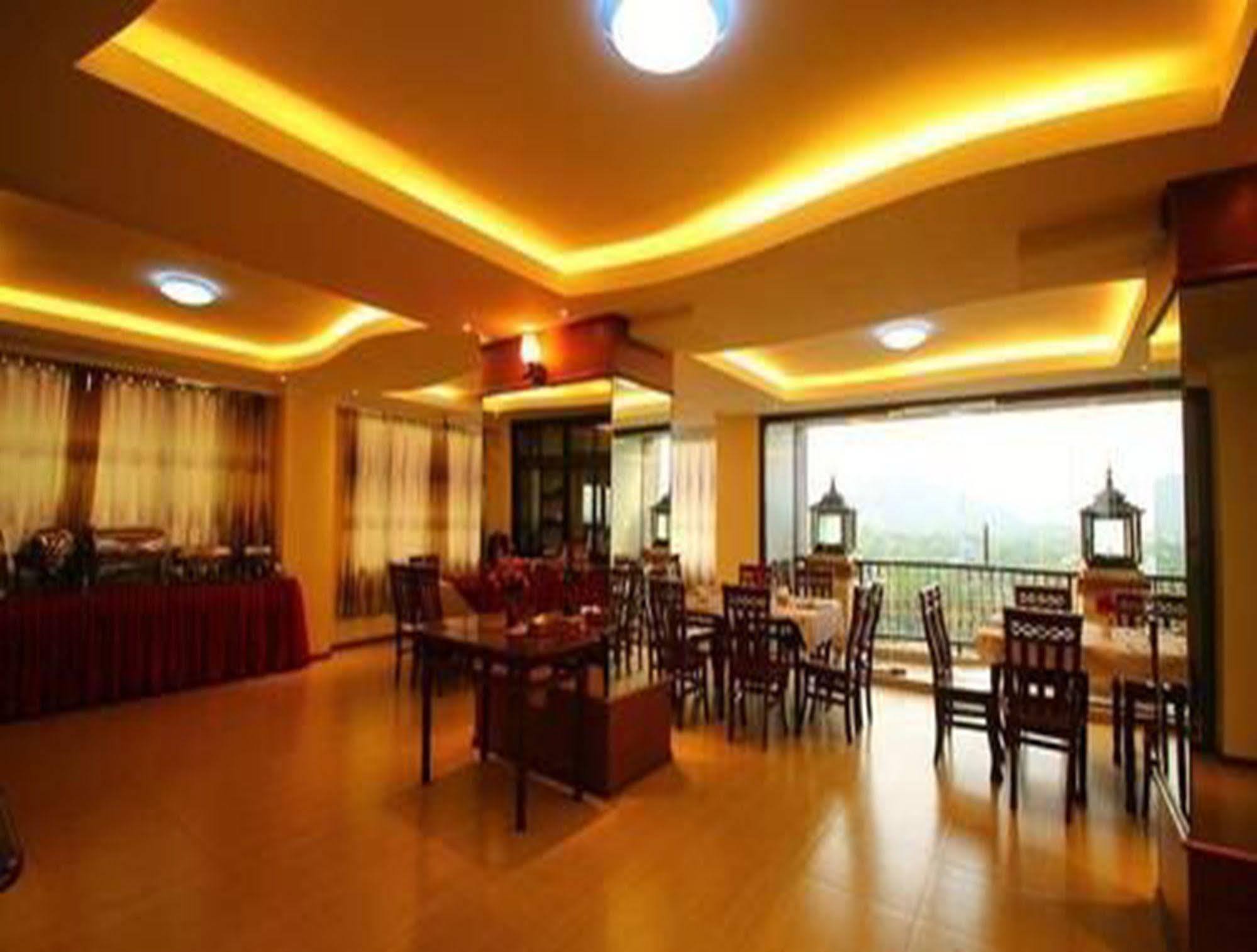 Hotel United Mandalay Extérieur photo
