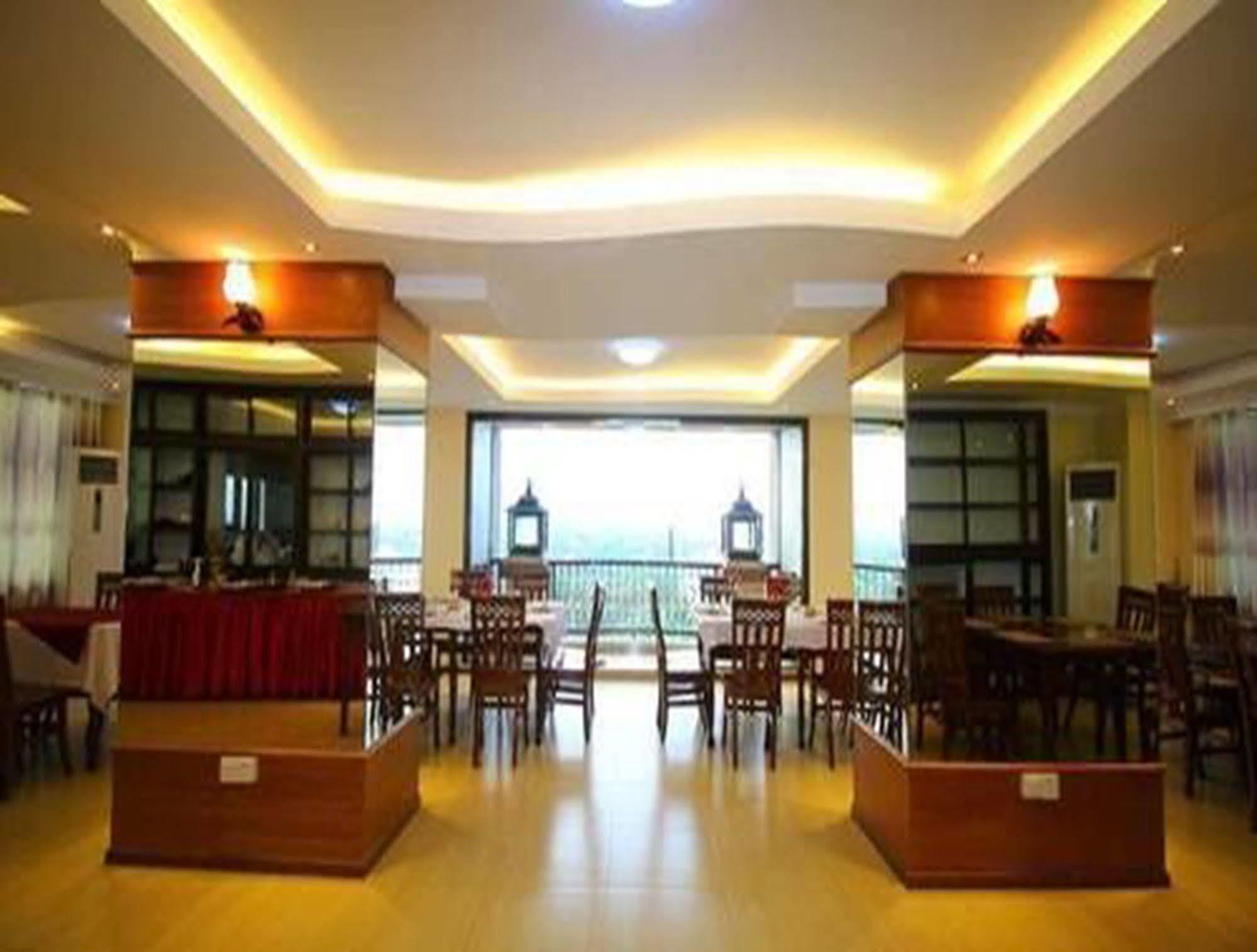 Hotel United Mandalay Extérieur photo
