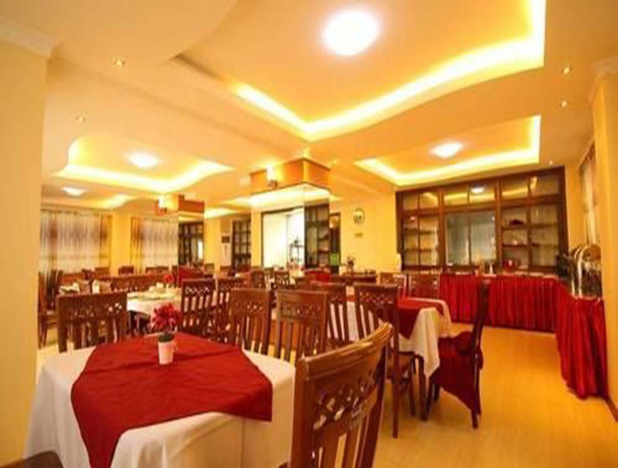 Hotel United Mandalay Extérieur photo