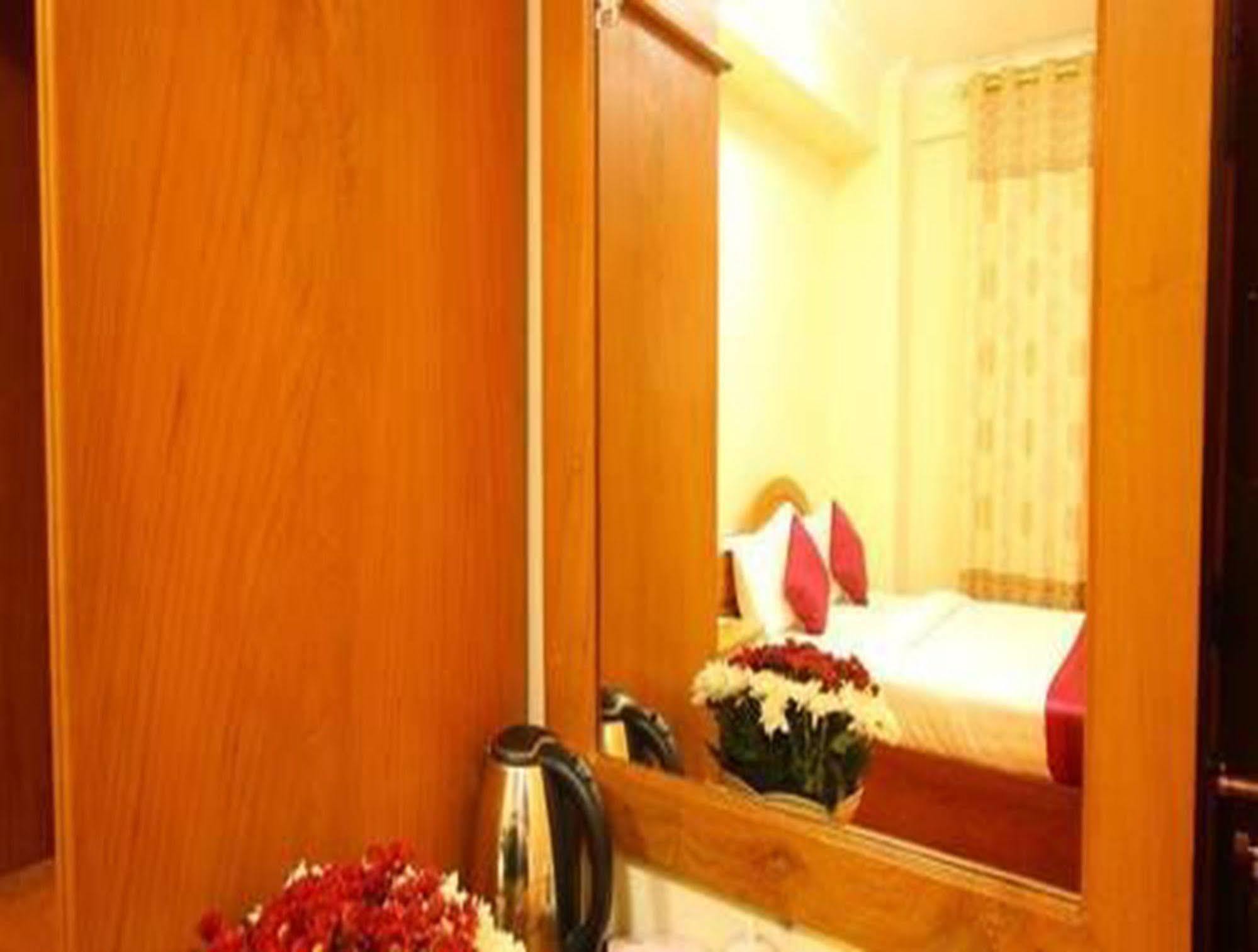 Hotel United Mandalay Extérieur photo