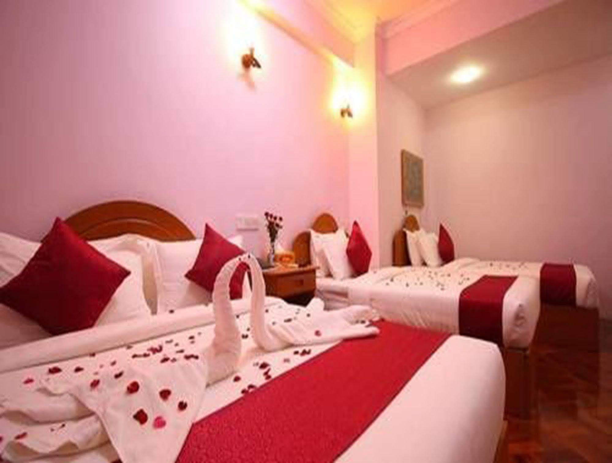 Hotel United Mandalay Extérieur photo