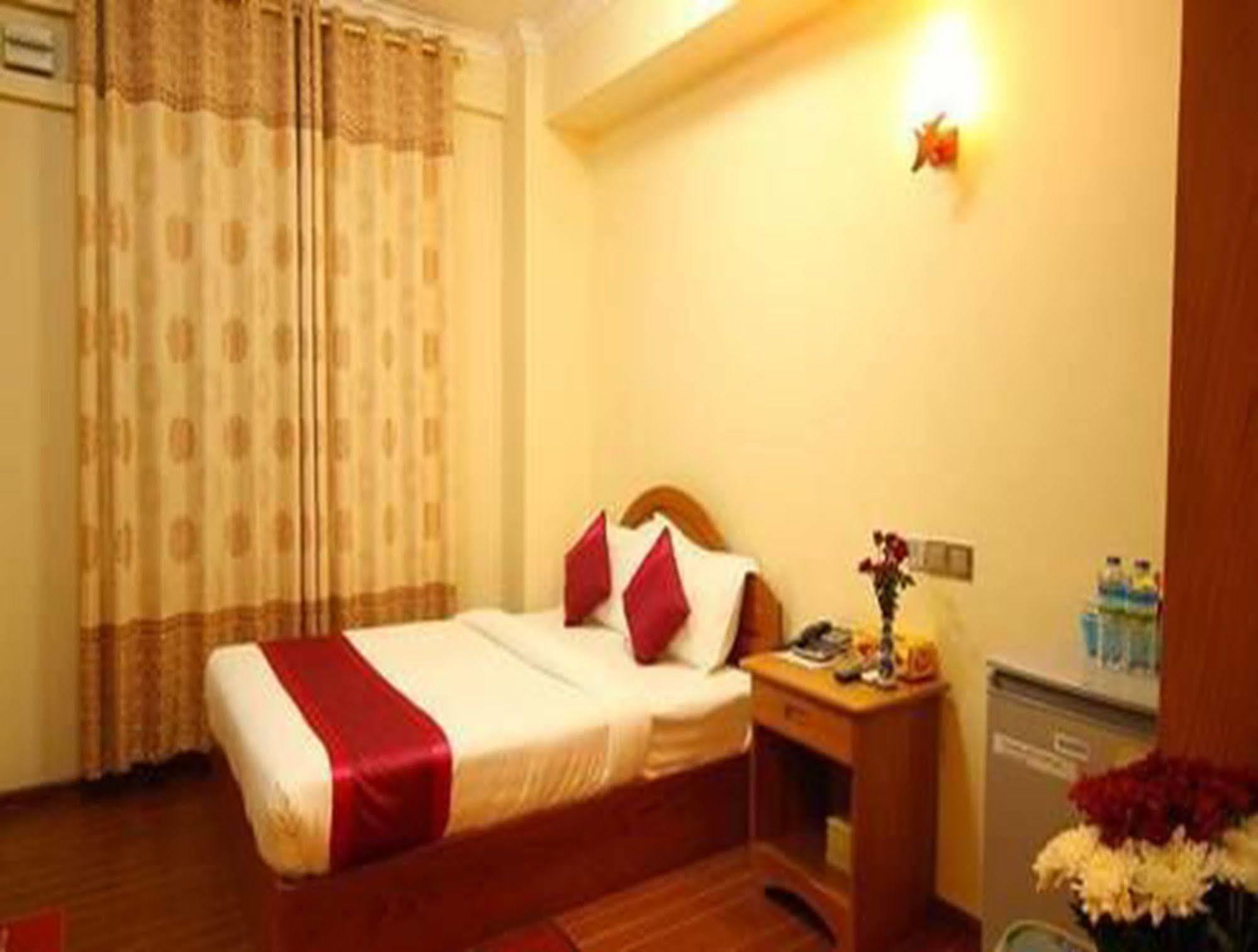Hotel United Mandalay Extérieur photo